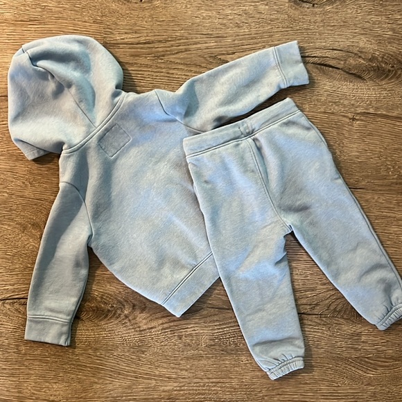 ♻️ 3/$25 ♻️ OLD NAVY size: 18-24m UNISEX 2 piece sweatsuit, blue, hoody - Picture 6 of 9